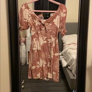 Super cute floral dress 😍